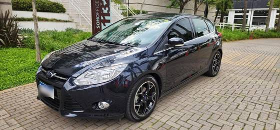 FORD FOCUS 2.0 TITANIUM 16V FLEX 4P POWERSHIFT FORD FOCUS 2.0 TITANIUM 16V FLEX 4P POWERSHIFT
